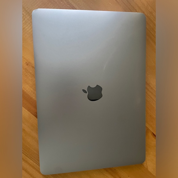 APPLE 2017 MacBook Pro